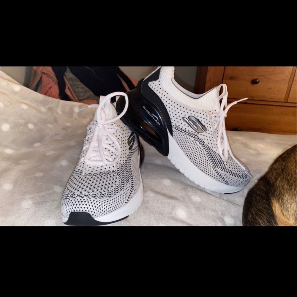 Brand New. Worn Once. Do not have box.